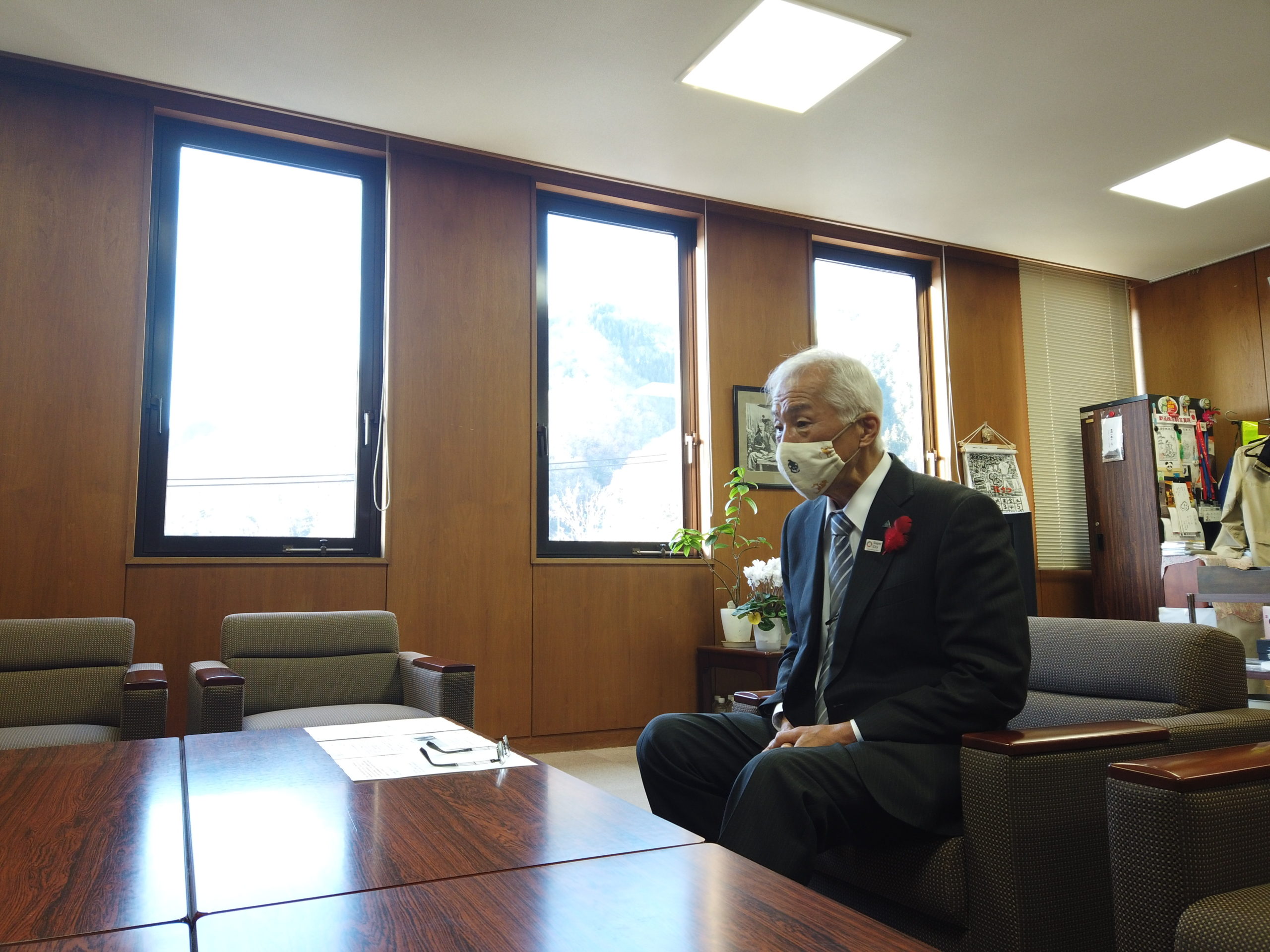 兵庫県養父市の広瀬市長にインフルエンサーが防災の取り組みについて取材