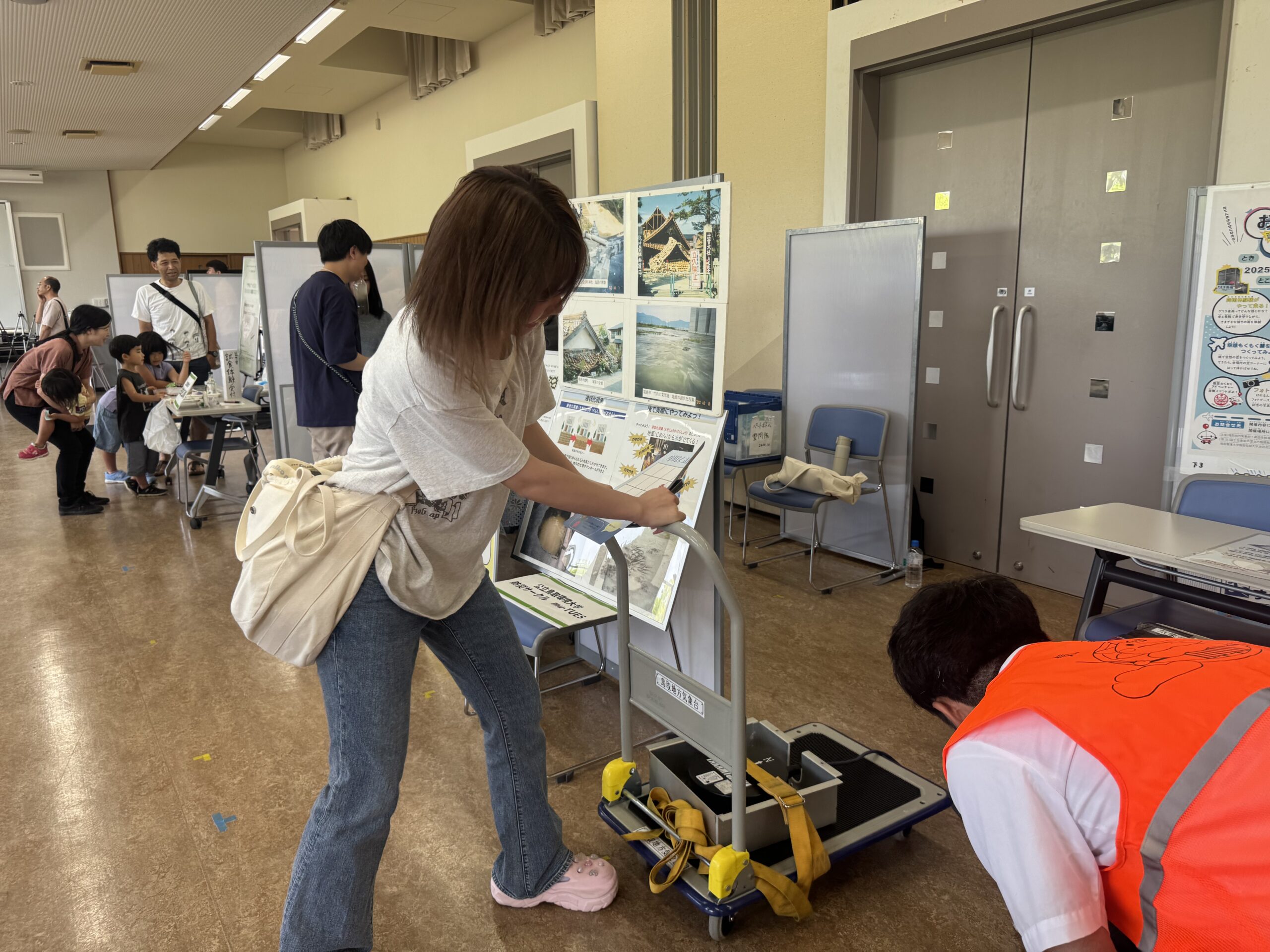 鳥取地方気象台のブースの様子